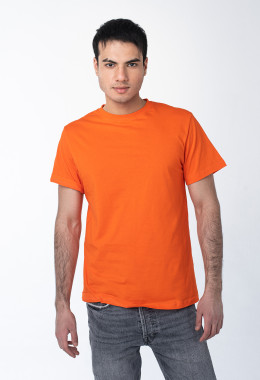 Оранжевая мужская футболка