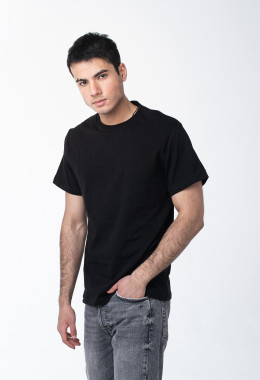 Черная мужская футболка с лайкрой Черная мужская футболка с лайкрой